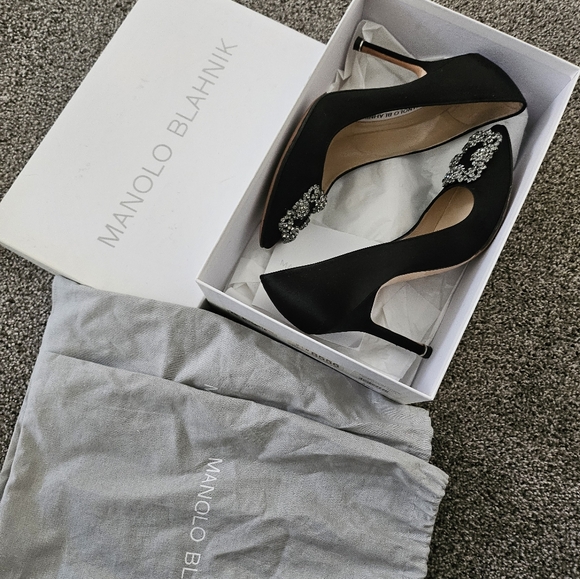 Manolo Blahnik Hangisi 105mm Black - Picture 2 of 5